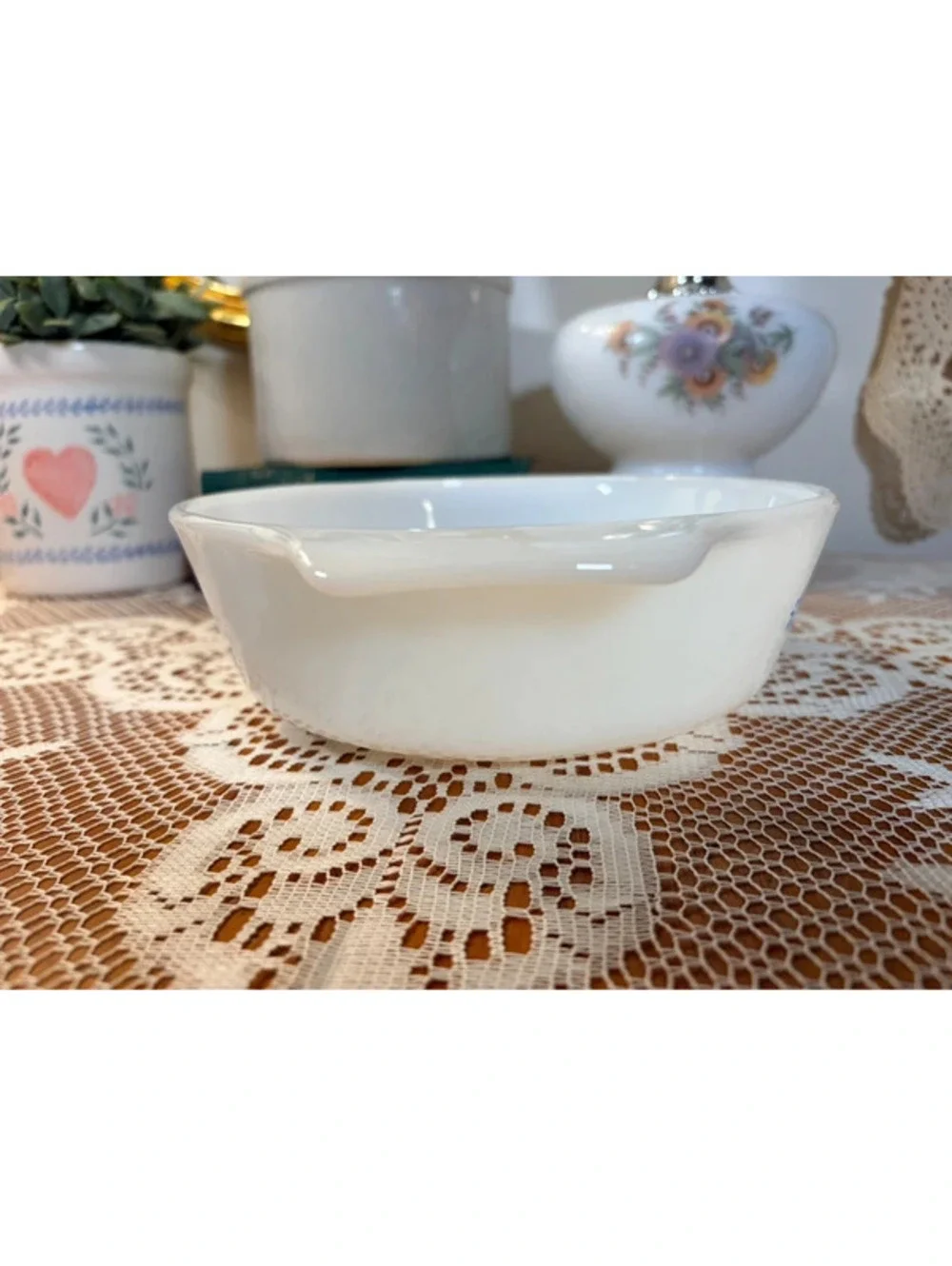 Anchor Hocking Fire-King 1 Qt Milk Glass Casserole Dish with Handles